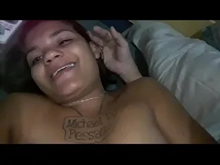 Thumbnail: Jovem safada se lambuza de gozada depois de oral selvagem